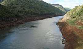 Vacaria - Vacaria-RS-Rio Grande que divide os Estados do Rio Grande do Sul e Santa Catarina-Foto:J. C. de Carvalho