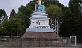 Veranpolis - Monumento em Veranpolis-RS-Foto:Marcelo Parise Petaz