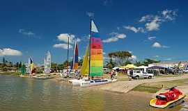 Barra Velha - Barra Velha-SC-Barcos ancorados na Lagoa-Foto:Jakson Santos