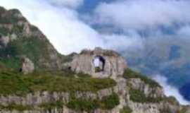 Bom Jardim da Serra - pedra furada/morro da igreja, Por jos luiz da silva