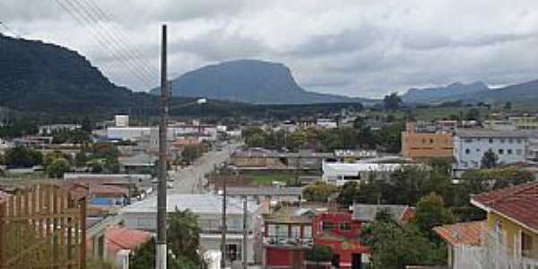 Bom Retiro-SC-Vista parcial da cidade com a serra ao fundo-Foto:clementegermanomuller.