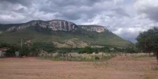 serra de frente da comunidade de pau darco mocambo/ibitiara-ba - foto: breno yves, Por Breno Yves Conceio Pereira