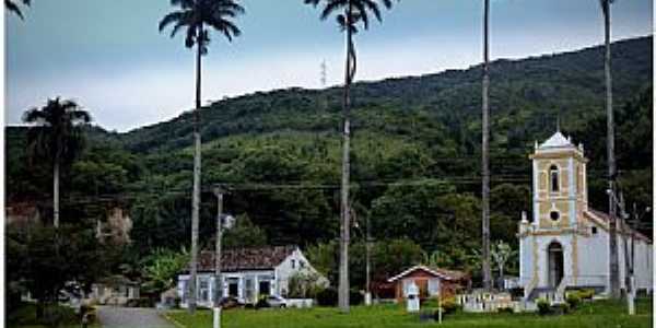 Enseada de Brito-SC-Praa da Matriz-Foto:Ana Maria Westphalen Scarpellini