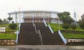 Guaraciaba - Escadaria da Matriz de N.Sra.de Ftima em Guaraciaba-SC-Foto:Jos Carminatti