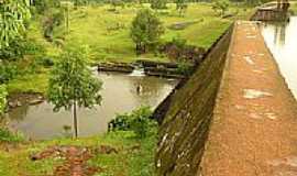 Guatamb - Vertedouro Barragem Guatamb-Foto:Ismael Foss 