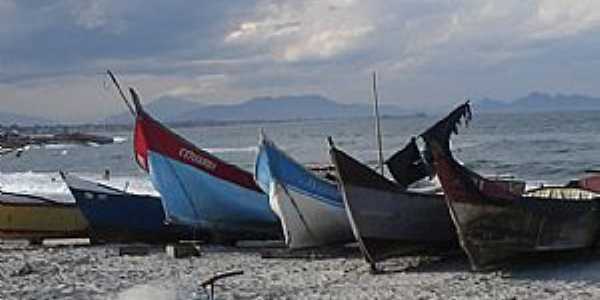 Itapo-SC-Barcos na Praia-Foto:Fernando Tomelin