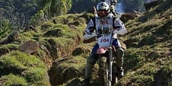 Trilhas de motos, quadriciclos e Jeepes