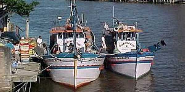 Passo de Torres-SC-Barcos no Rio Mampituba-Foto:Brenner W. C.