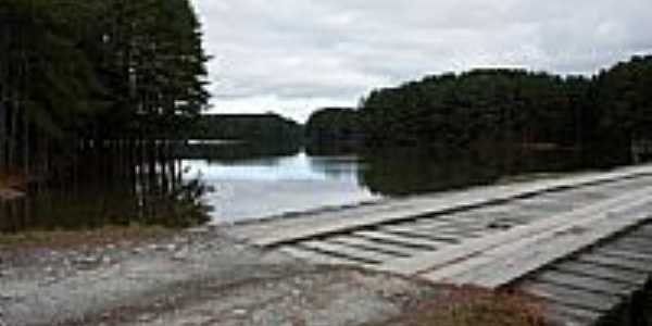 Ponte de Madeira na Represa Klabin em Petrolndia-SC-Foto:Edilson Maaneiro