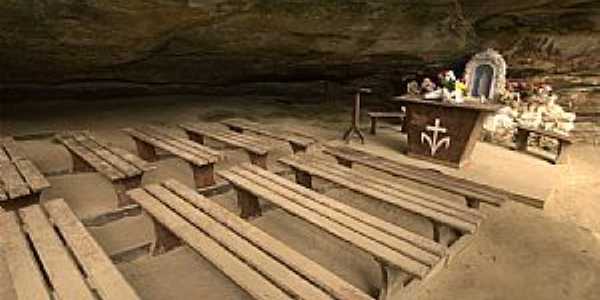 Gruta Nossa Senhora de Ftima, distante 4 Km