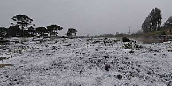 Imagens da cidade de So Joaquim/SC com queda de neve em Julho/2021-Foto:Mycchel Legnaghi         