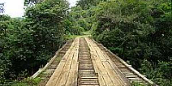 Ponte de madeira