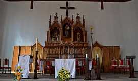Tangar - Igreja Matriz de Santo Antnio - Altar esculpido em madeira 