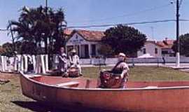 Tijucas - Decorao da Praa para a Festa Aoriana.