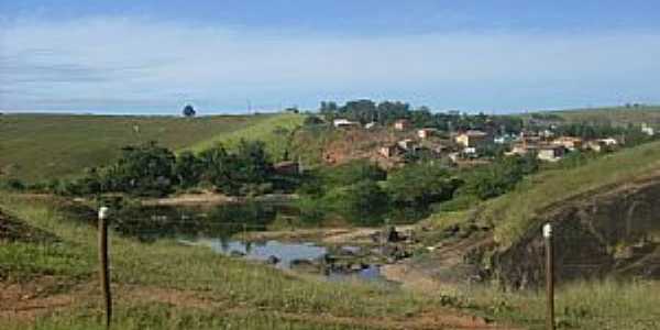 Nova Ldice-BA-Vista do Rio Alcobaa e o Povoado-Foto:Welte Brown