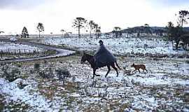 Urubici - Imagens da localidade de Morro da Igreja em Urubici/SC com queda de neve em Julho/2021