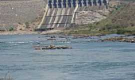 Canind de So Francisco - Vertedouro na Barragem de Xing-Foto:Paulo Noronha