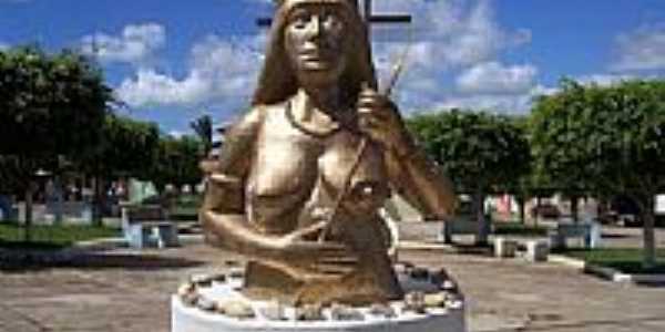 Busto em homenagem  Me Carira em Carira-SE-Foto:mmsite