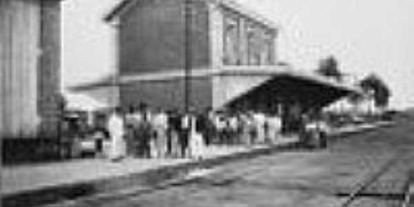 A estao de Cascavel,hoje Agua,por volta de 1910,antes da ampliao da estao-Foto:lbum da Mogiana,museu da Cia.Paulista, Jundia