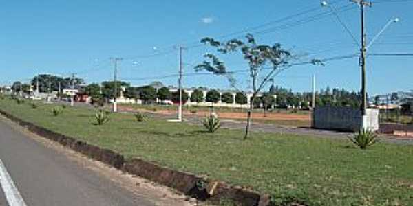 Agudos-SP-Entrando na cidade-Foto:Luzia Frata