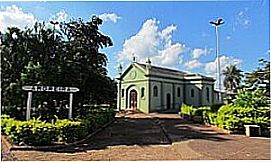 Alberto Moreira - Matriz e p�rtico da cidade de Alberto Moreira - SP