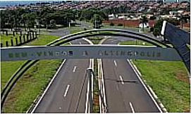 Altin�polis - P�rtico de entrada   da cidade   de Altin�polis - SP