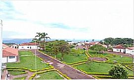 Alto Por� - Pra�a central em Alto Por� - SP
