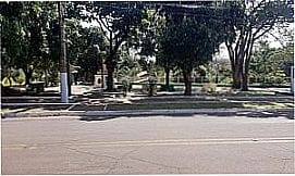 Amandaba - Pra�a no Distrito de Amandaba - SP 