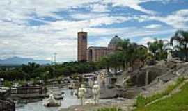 Aparecida - Jardim da Baslica de Aparecida-Foto:Nilson Kabuki