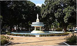 Aparecida de Monte Alto - Pra�a central em Aparecida de Monte Alto - SP