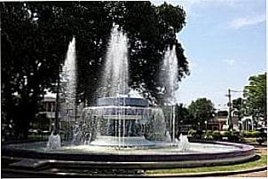 Fonte na Pra�a central em Aparecida de Monte Alto - SP