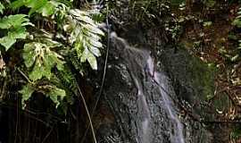 Apia - Apia-SP-Cachoeira Pedra Amarela no Morro do Ouro-Foto:Pedro Henrique Slompo