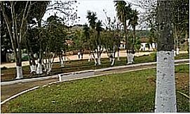 Apia�-Mirim - Pra�a no Bairro de Apia�-Mirim - SP 