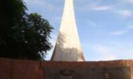 Araras - Monumento ao Centenrio de Araras, SP, Por Roberto GASPARINNI
