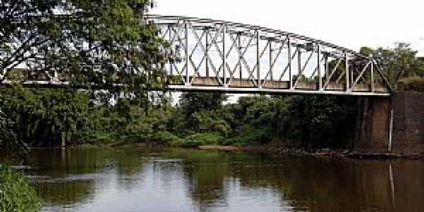 Artmis-SP-Ponte sobre o Rio Piracicaba-Foto:Adriano Martins