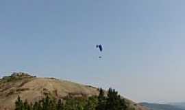 Atibaia - Parapente na Pedra Grande em Atibaia-Foto:Ernandes C Santos