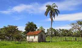 Avencas - Avencas-SP-Casinha de madeira em rea rural-Foto:Ralph Mennucci Giesbrecht