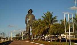 Barretos - Monumento em homenagem ao Peo de Barretos-SP-Foto:guarulhos.olx.