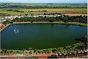 Vista a�rea do lago em Barrinha - SP