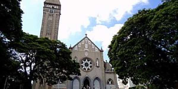 Bauru-SP-Igreja de Santa Terezinha do Menino Jesus-Foto:Fabio Vasconcelos