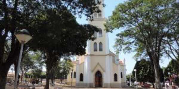 Igreja Matriz vista de frontal, Por Eugnio leandro Moims de Brito