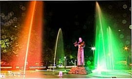 Bragan�a Paulista - Fonte luminosa e imagem de S�o Francisco em Bragan�a Paulista - SP