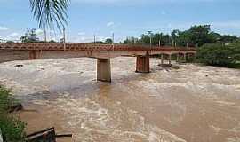 Cachoeira de Emas - Cachoeira de Emas-SP-Ponte sobre o Rio Mogi Guau-Foto:Gil Pagliarini