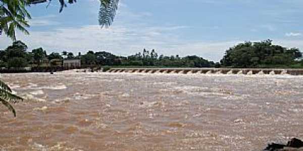 Cachoeira de Emas-SP-Barragem da Represa-Foto:Gil Pagliarini 