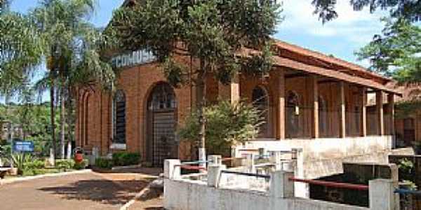 Cachoeira de Emas-SP-Museu-nico de peixe de gua doce-Foto:Gil Pagliarini