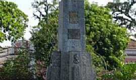 Cachoeira Paulista - Monumento ao soldado em Cachoeira Paulista-SP-Foto:ca.varella@terra.com