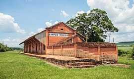 Cajuru - Antiga estaao ferrovia da Mogiana ,na outrora mega fazenda de cafe da familia Sampaio Moreira - Cajuru - SP