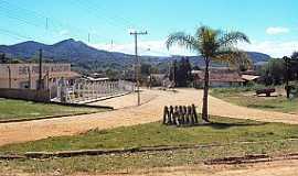 Campina de Fora - Campina de Fora-SP-Entrada da cidade-Foto:CARVALHO