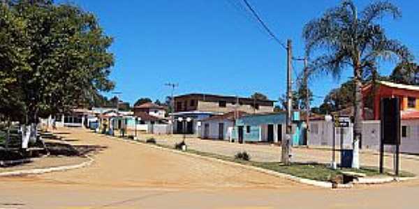 Campina de Fora-SP-Praa na Avenida central-Foto: CARVALHO 