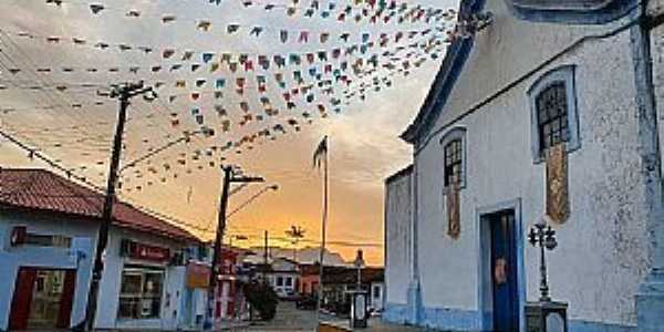 Imagens da cidade de Canania - SP